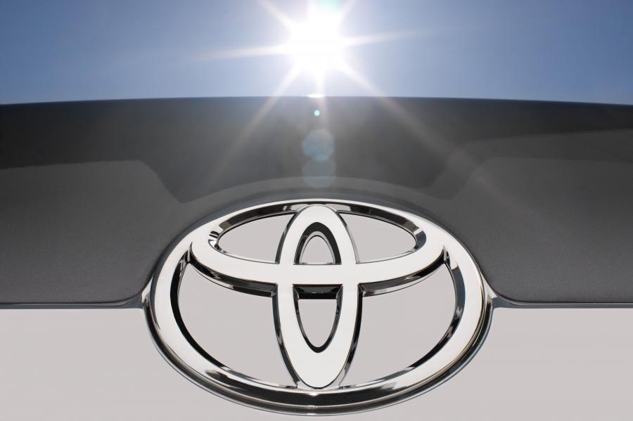  Toyota Camry 2010 года  (фото 12 из 52)
